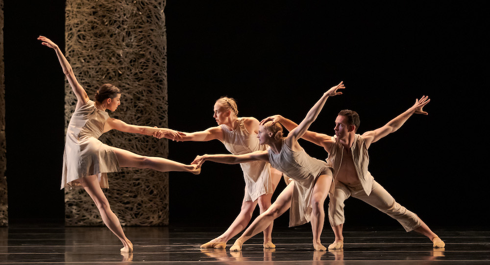 Smuin Contemporary Ballet in 'Renaissance' by Amy Seiwert. Photo by Chris Hardy.