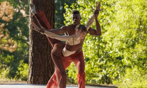 Amber Neff and Dwayne Brown in Holly Curran's 'Half-Light' at the 2023 Lake Tahoe Dance Festival. Photo by Erin Baiano.