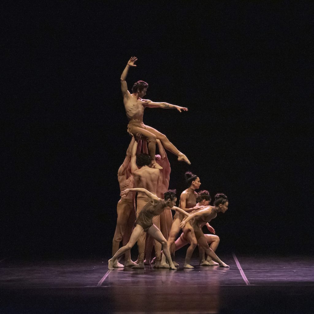 Grupo Cadabra in 'Anima Animal.' Photo by Carlos Villamayor.